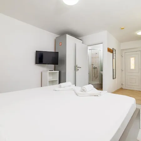 Appartement Evica 3,4,5 *