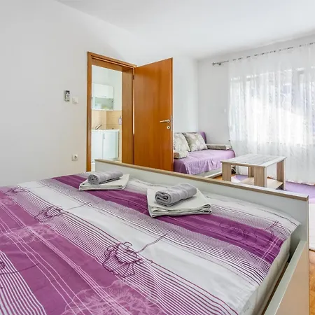 Evica 3,4,5 Crikvenica
