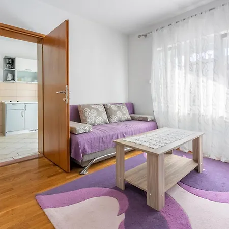 Evica 3,4,5 Crikvenica