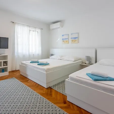 Appartement Evica 3,4,5 *