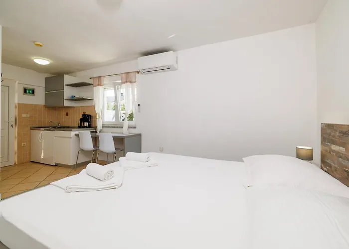 Evica 3,4,5 Apartman