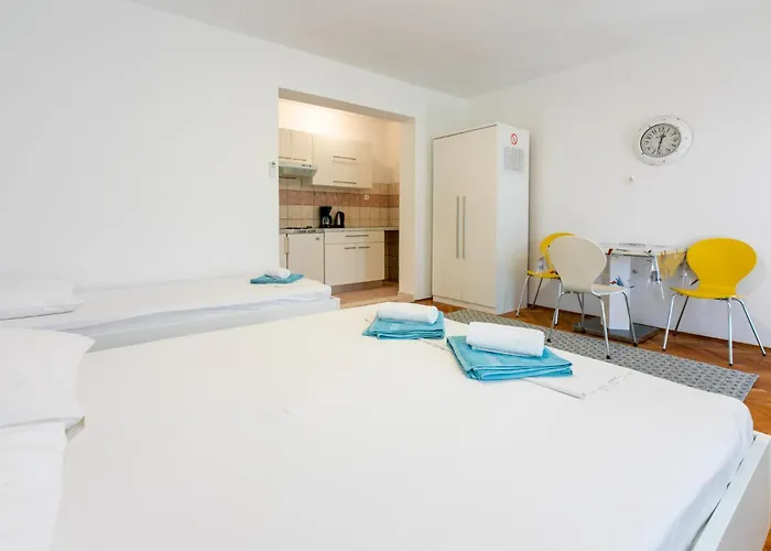 Evica 3,4,5 Crikvenica