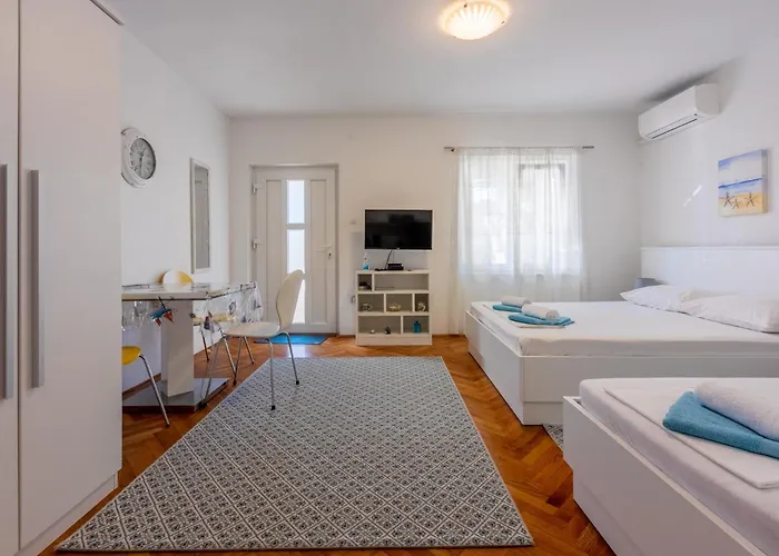 Evica 3,4,5 Crikvenica